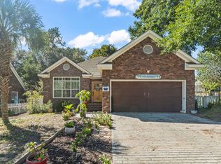4376 McCorsley Ave., Little River, SC 29566