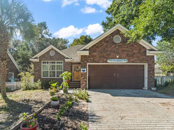 4376 McCorsley Ave., Little River, SC 29566