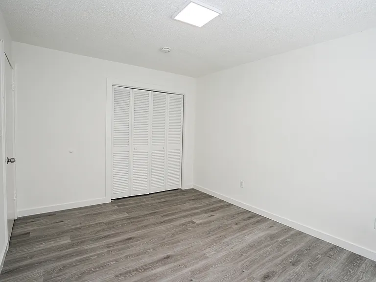 1043 NW 5th St #5 — Photo 11