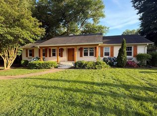 7030 Delta Lake Dr, Charlotte, NC 28215