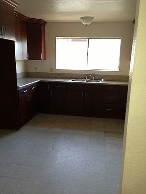 4th image of 1160 N Broadway APT 12
