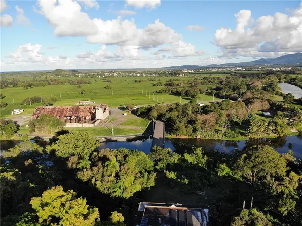 8874 Calle 3 #A, Canovanas, PR 00729