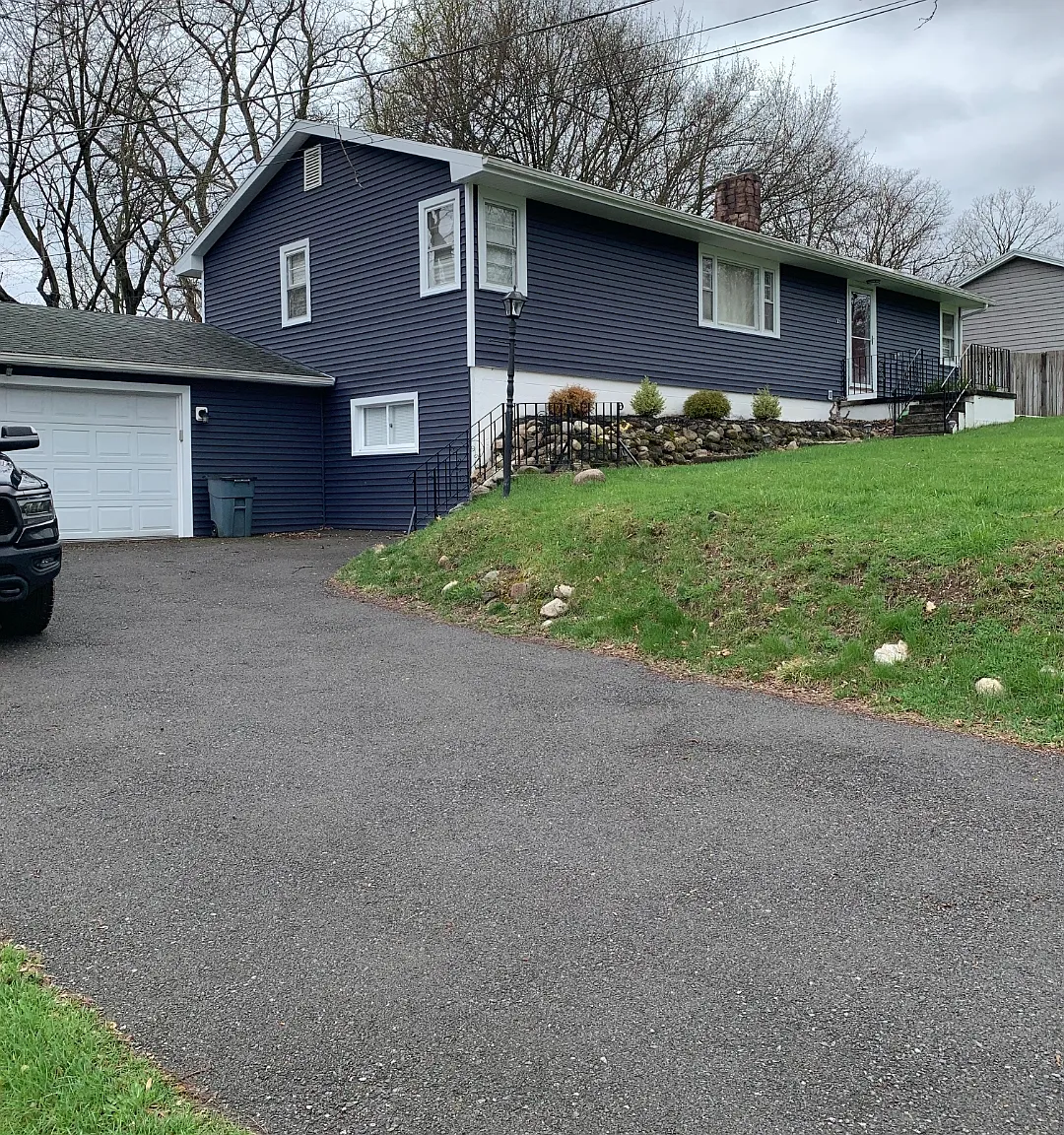 3 bed, 1.5 bath, 1764 sqft, $2,700 — Photo 1