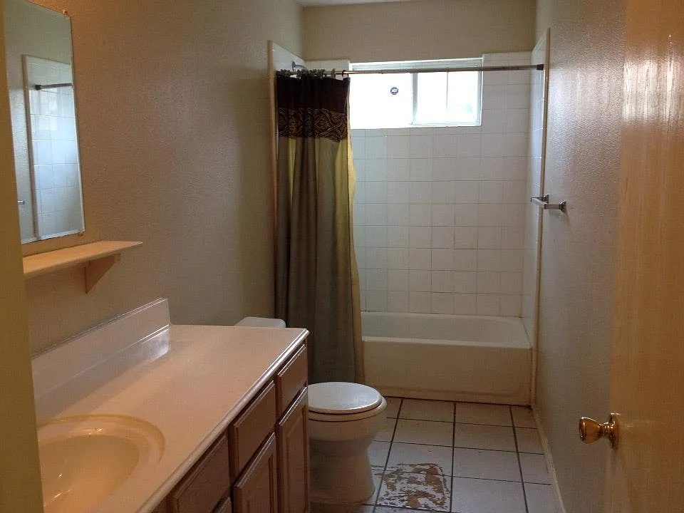 7620 Oak Chase — Photo 3