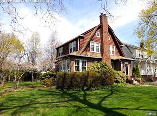 211 Wilson St, Hackensack, NJ 07601