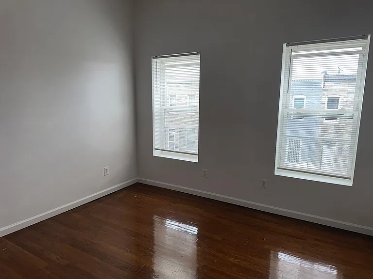 1829 N Port St — Photo 11
