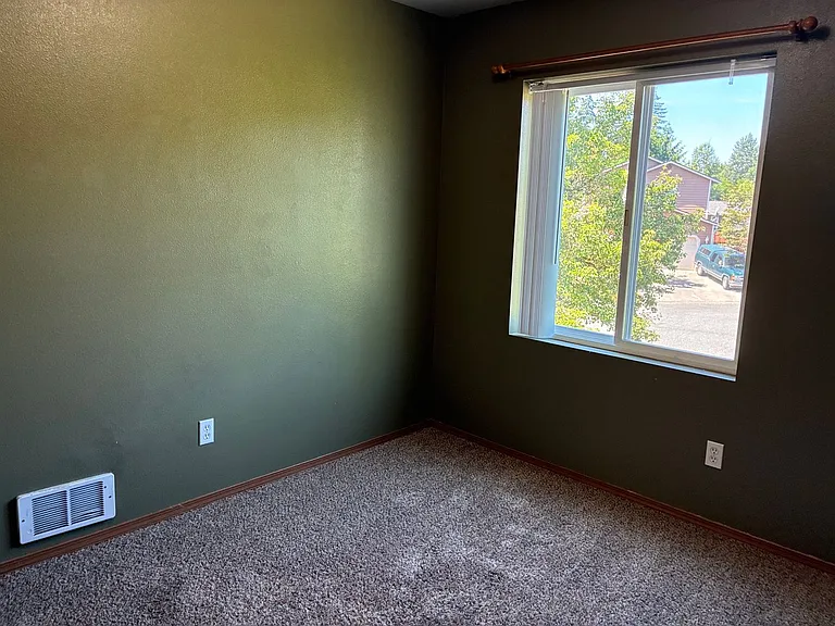 2600 Arbor St — Photo 3