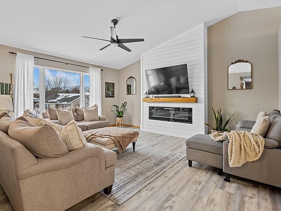3rd image of 2401 Sand Dollar Ct