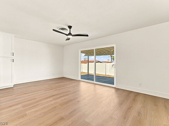 4th image of 120 Linden St