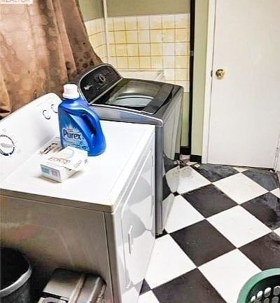 4th image of 1058 Elsmere Ave