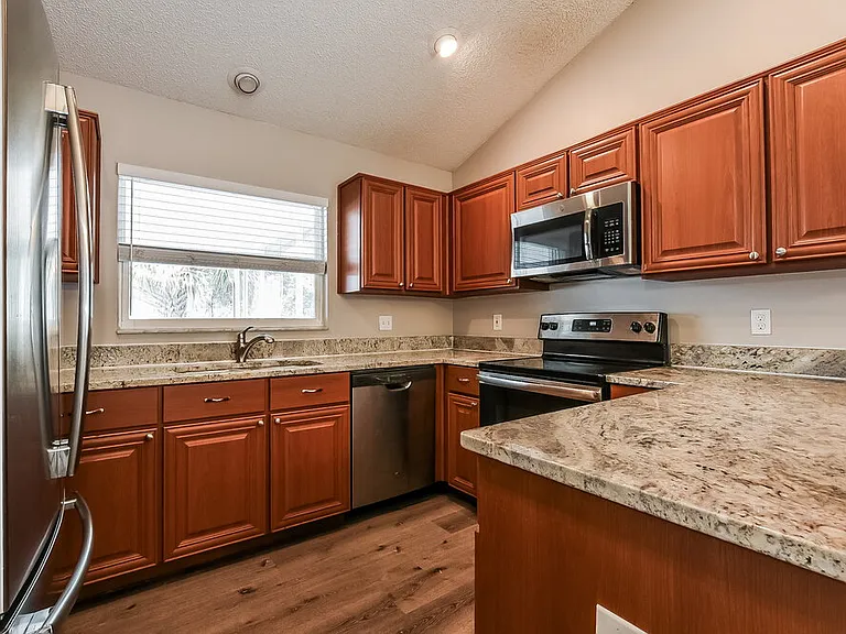 1029 Beckstrom Dr — Photo 7