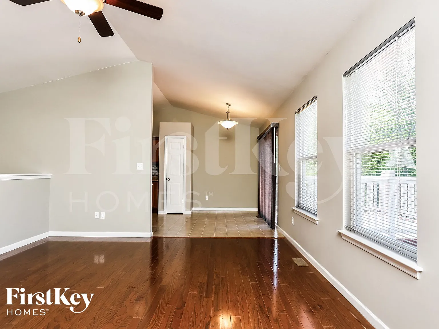 4 bed, 3.0 bath, 1885 sqft, $2,860 — Photo 4