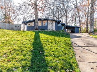 654 Craigwoods Dr, Saint Louis, MO