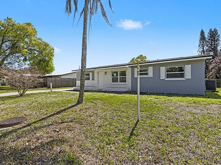 5240 Sutton Ave — Photo 4