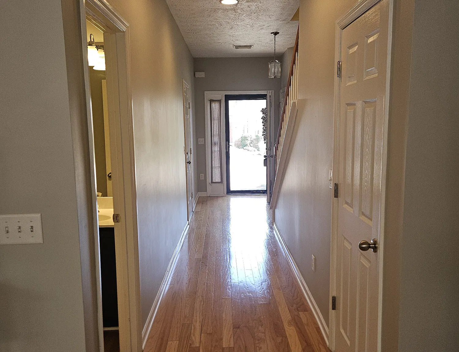 3 bed, 2.5 bath, 2055 sqft, $2,150 — Photo 2