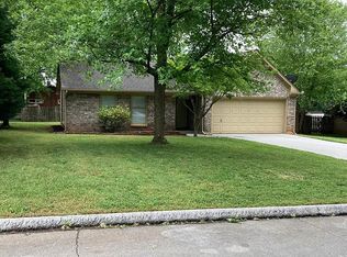 8904 Highbridge Dr, Knoxville, TN 37922