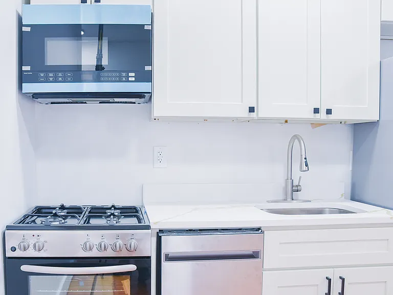 1425 Saint Nicholas Ave #41 — Photo 7