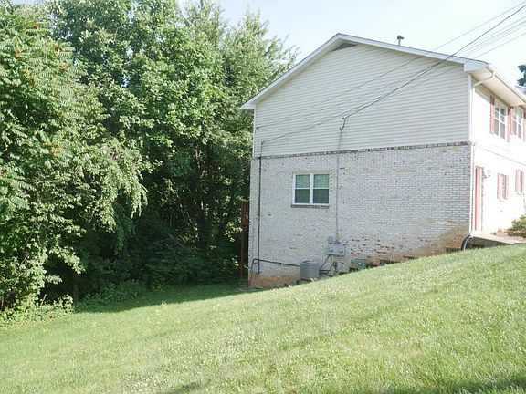 2nd image of 5320 Carolyn Cir