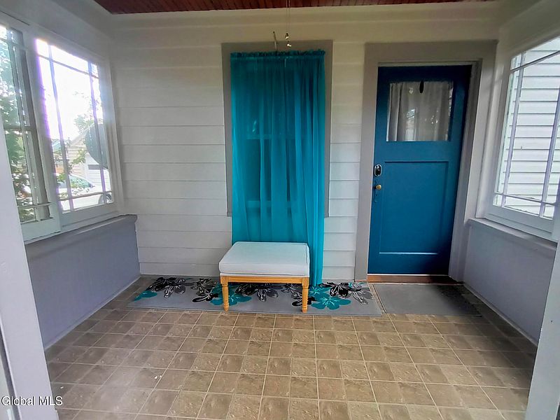 5th image of 27 Pershing Avenue