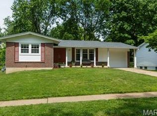 1235 Glenmeade Dr, Maryland Heights, MO 63043