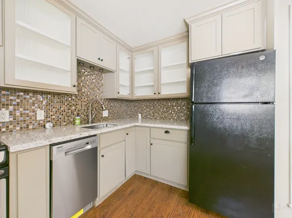 803 W 28th St APT 202, Austin, TX 78705