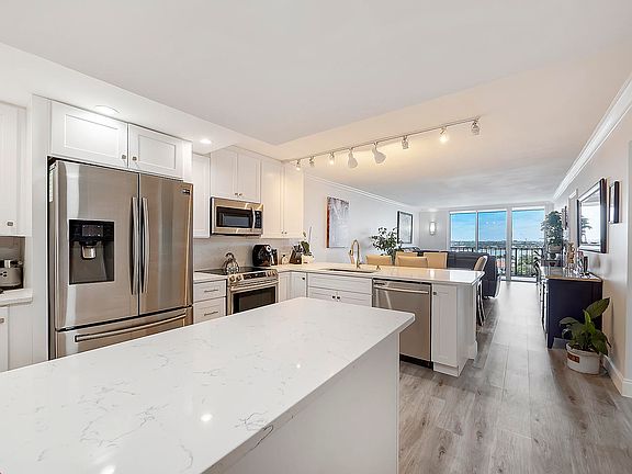 3rd image of 3581 S Ocean Boulevard Ph F