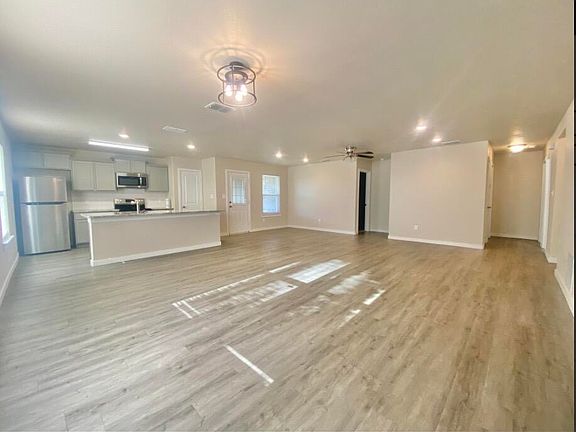 2nd image of 3111 Duke St