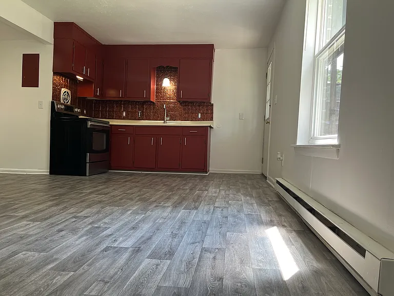 145-8 - 1 Bedroom, 1 Bath

Kitchen, Newly Painted Cabinets, New Stainless Appliances, So much natural light!