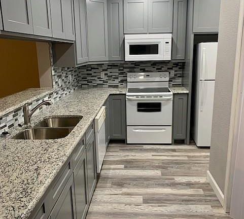 4th image of 1501 Beach Ln