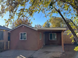 611 8th St SW #B, Albuquerque, NM 87102