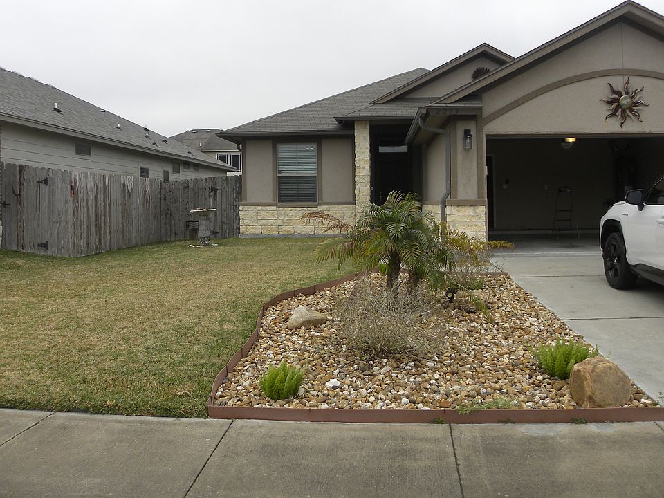 1st image of 2213 Anacua St