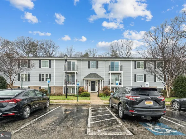 3502 Lochearn Ct APT B, Pasadena, MD 21122