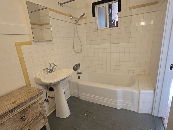 5th image of 738 N 6th Ave #738