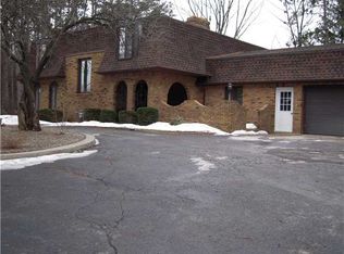 S3700 Four Rod Rd, East Aurora, NY 14052