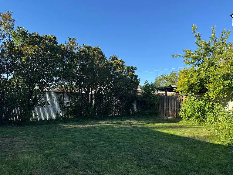 555 SW Fairway Ct — Photo 9
