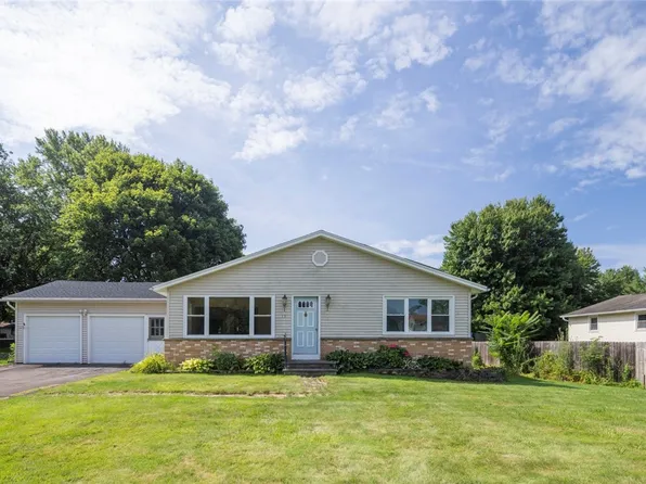 13 Stockton Ln, Rochester, NY 14625