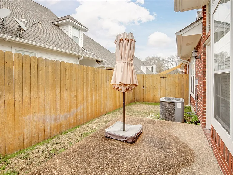 1605 Ethic Ln — Photo 23