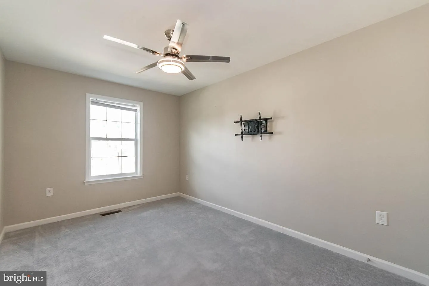 102 Oflannery Court 0828 - 1 — Photo 4