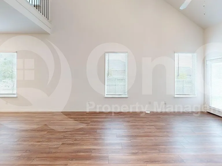 1401 Bonsmara Dr — Photo 7