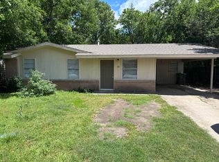 904 8th St, Sanger, TX 76266