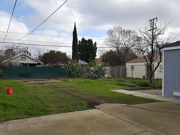 2nd image of 1236 N Airport Way