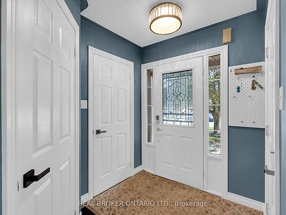 5th image of 64 Vanessa Dr