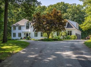 92 Sears Rd, Southborough, MA 01772