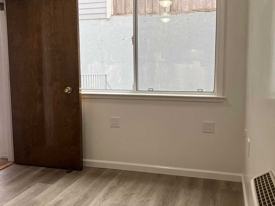 2nd image of 4640 Balboa St APT 1