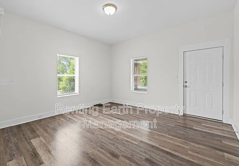 2426 Avenue U — Photo 6