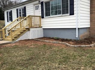 1 Brooklawn Ter, Branford, CT 06405