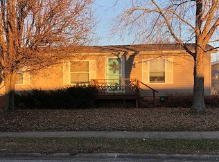 122 Meadow Ridge Ln, Jacksonville, IL 62650