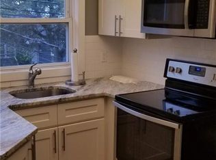 149 E Dean St, Freeport, NY 11520