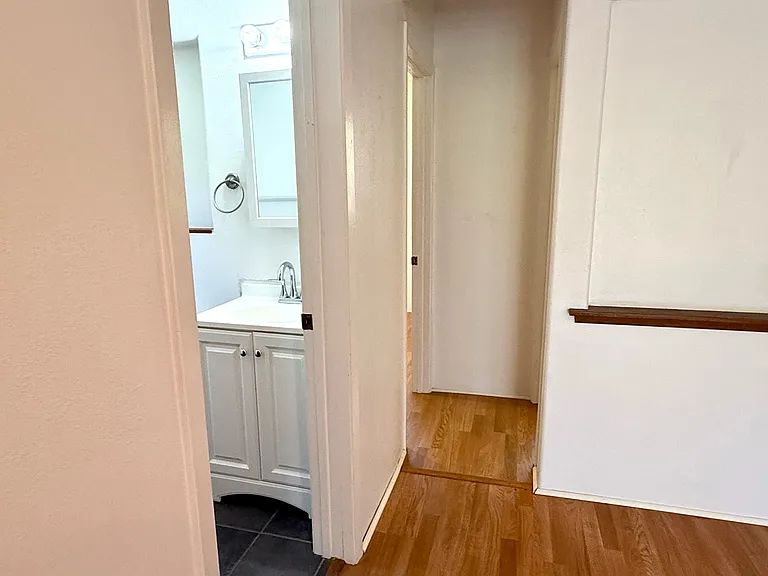 15-1579 Loke Rd #L2 — Photo 9