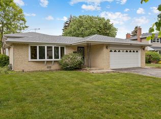 1220 W Green Acres Ln, Mount Prospect, IL 60056